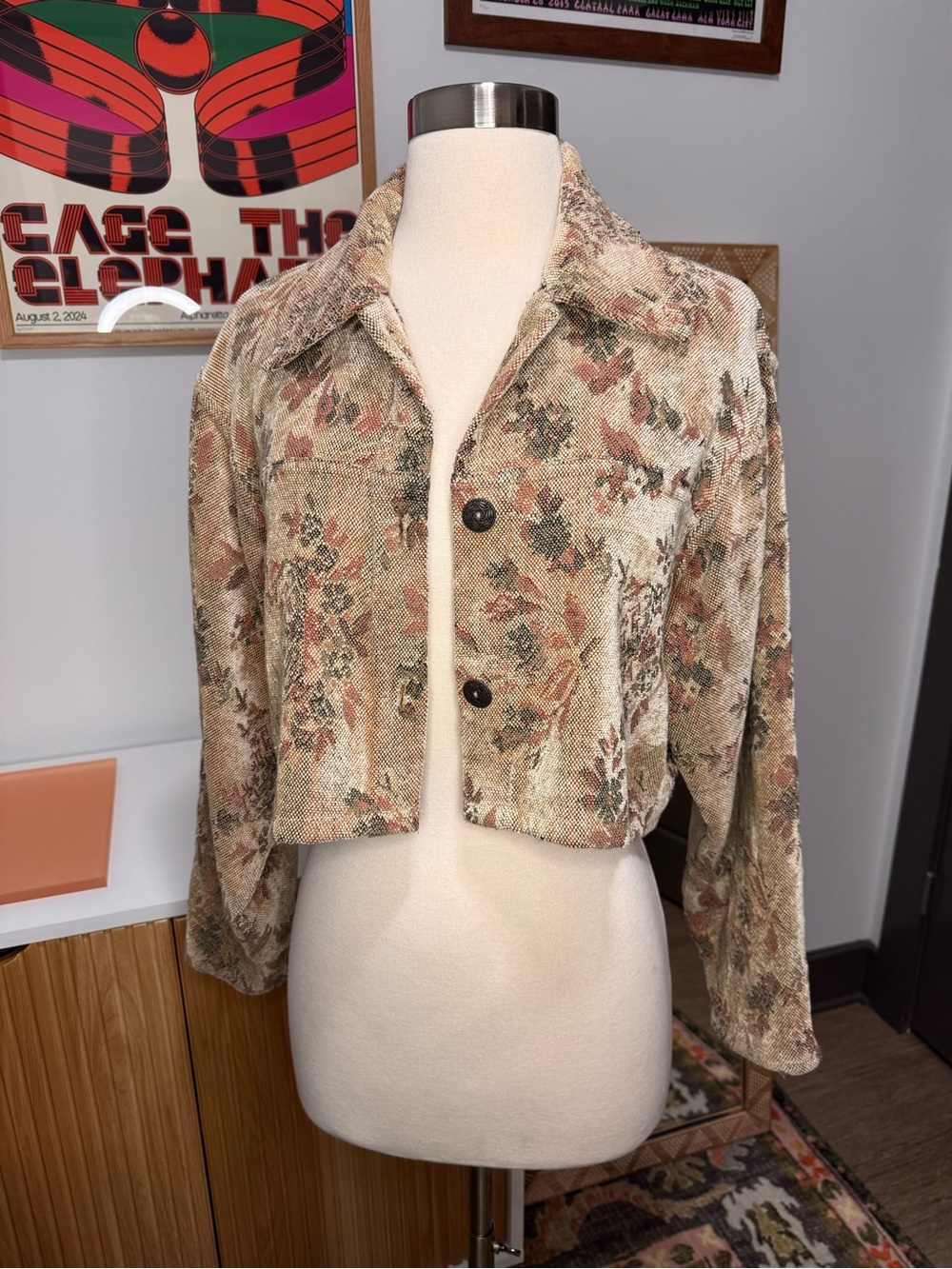 Urban Outfitters Beige Floral Cropped Tapestry Jacket Size Small